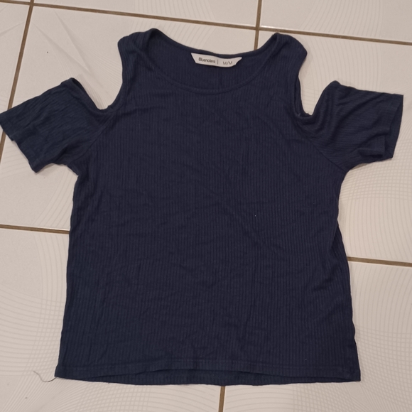 4/$40 Blue Ribbed Cold-Shoulder Tee - Size Medium - Picture 9 of 9